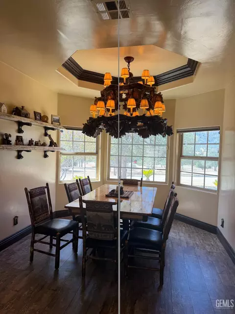 Dining - 19211 Walker Basin Rd, Caliente, CA 93518 photo 1 of 1