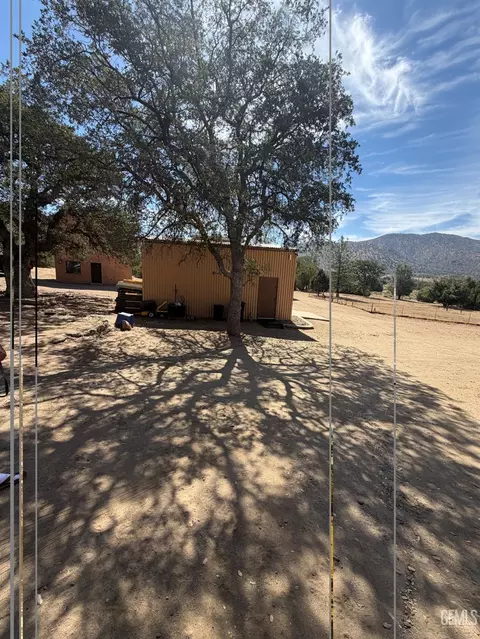 Exterior - 19211 Walker Basin Rd, Caliente, CA 93518 photo 4 of 4