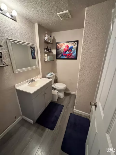 27573 Cypress St, Taft, CA 93268 photo 5