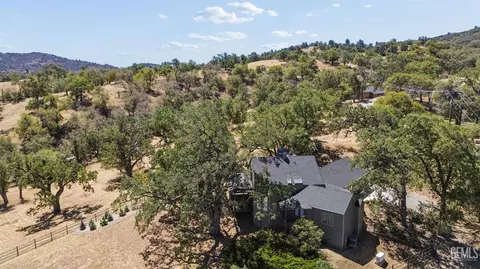 Other - 30880 Pinedale Dr, Tehachapi, CA 93561 photo 4 of 13