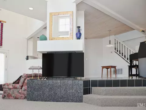 Other - 30880 Pinedale Dr, Tehachapi, CA 93561 photo 10 of 13