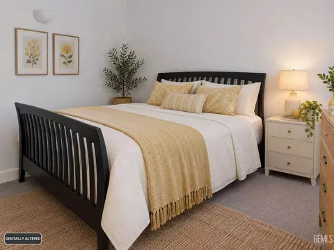 Bedroom - 30880 Pinedale Dr, Tehachapi, CA 93561 photo 1 of 6