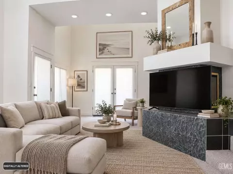 Living - 30880 Pinedale Dr, Tehachapi, CA 93561 photo 4 of 5