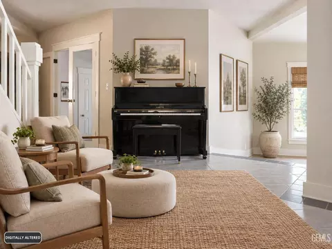 Living - 30880 Pinedale Dr, Tehachapi, CA 93561 photo 1 of 5