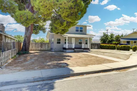 Exterior - 313 Chevron Pl, Taft, CA 93268 photo 2 of 12