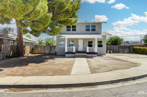 Exterior - 313 Chevron Pl, Taft, CA 93268 photo 3 of 12