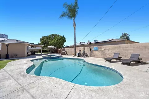 Exterior - 1832 9th Pl, Wasco, CA 93280 photo 8 of 16