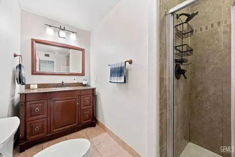 Bath - 1832 9th Pl, Wasco, CA 93280 photo 3 of 3
