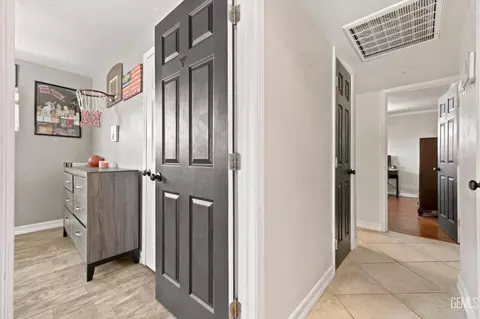 Entry Way - 1832 9th Pl, Wasco, CA 93280 photo 4 of 4
