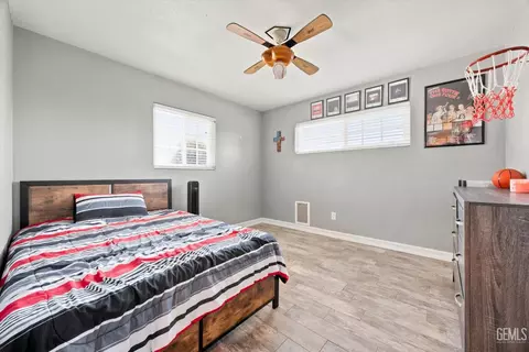 Bedroom - 1832 9th Pl, Wasco, CA 93280 photo 3 of 5