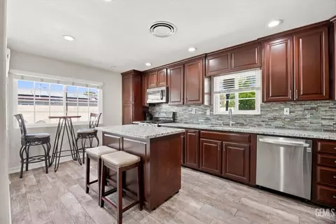 Kitchen - 1832 9th Pl, Wasco, CA 93280 photo 1 of 5