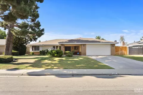6417 Olympia Dr, Bakersfield, CA 93309