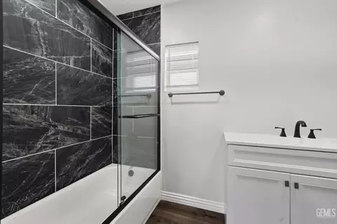 Bath - 400 Pierce St, Taft, CA 93268 photo 1 of 3