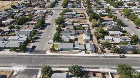 View/Area - 400 Pierce St, Taft, CA 93268 photo 2 of 7