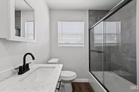 Bath - 400 Pierce St, Taft, CA 93268 photo 3 of 3
