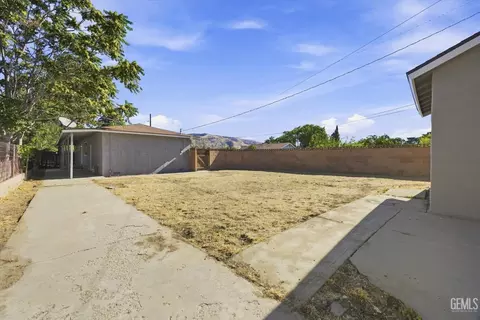 Exterior - 121 N Davis St, Tehachapi, CA 93561 photo 7 of 7
