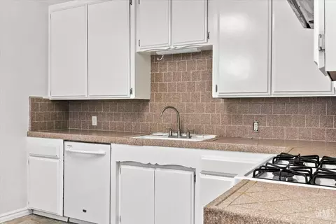 Kitchen - 121 N Davis St, Tehachapi, CA 93561 photo 1 of 1