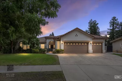 10117 Brigadoon Rose St, Bakersfield, CA 93311