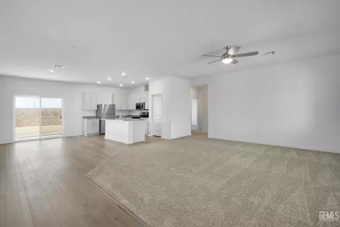 Living - 1204 Nectar Pl, Shafter, CA 93263 photo 2 of 3