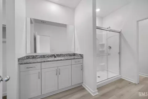 Bath - 1204 Nectar Pl, Shafter, CA 93263 photo 1 of 2