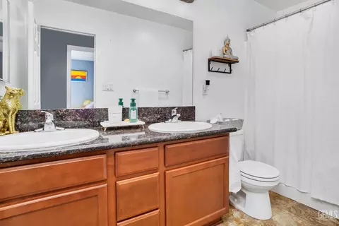 Bath - 6206 Arlitos St, Bakersfield, CA 93307 photo 3 of 3