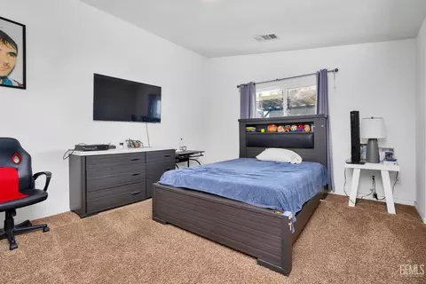 Bedroom - 6206 Arlitos St, Bakersfield, CA 93307 photo 2 of 5