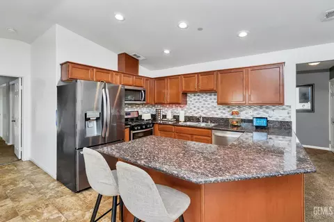 Kitchen - 6206 Arlitos St, Bakersfield, CA 93307 photo 1 of 5