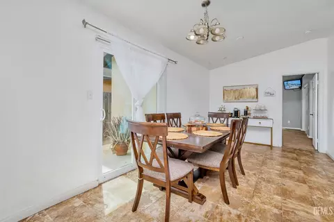 Dining - 6206 Arlitos St, Bakersfield, CA 93307 photo 1 of 1