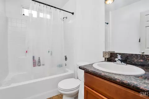 Bath - 6206 Arlitos St, Bakersfield, CA 93307 photo 1 of 3
