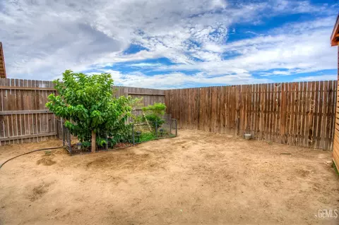 Exterior - 6206 Arlitos St, Bakersfield, CA 93307 photo 3 of 4