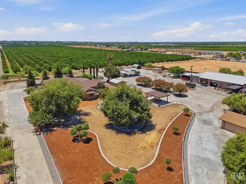 597 Crawford Ave, Porterville, CA 93257