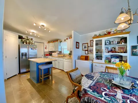Kitchen - 600 S Dennison Rd #123, Tehachapi, CA 93561 photo 1 of 4