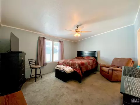 Bedroom - 600 S Dennison Rd #123, Tehachapi, CA 93561 photo 5 of 6
