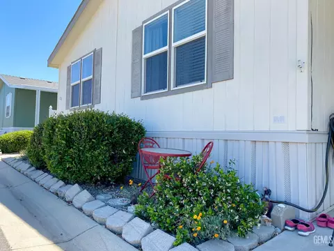 Exterior - 600 S Dennison Rd #123, Tehachapi, CA 93561 photo 5 of 13
