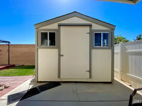 Exterior - 600 S Dennison Rd #123, Tehachapi, CA 93561 photo 10 of 13