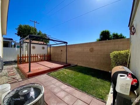 Exterior - 600 S Dennison Rd #123, Tehachapi, CA 93561 photo 11 of 13