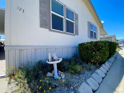 Exterior - 600 S Dennison Rd #123, Tehachapi, CA 93561 photo 4 of 13