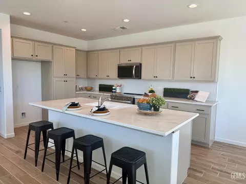 Kitchen - 2116 Silkstone Ct, Bakersfield, CA 93311 photo 1 of 4