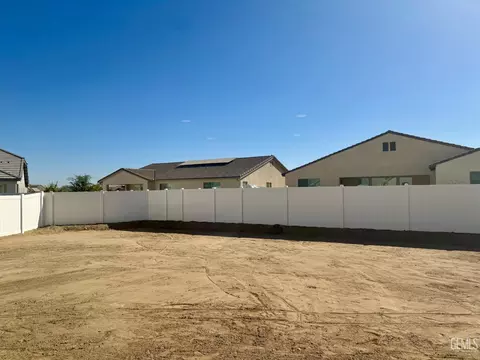 Exterior - 2116 Silkstone Ct, Bakersfield, CA 93311 photo 2 of 4