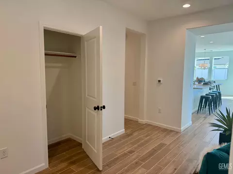 Entry Way - 2116 Silkstone Ct, Bakersfield, CA 93311 photo 3 of 3