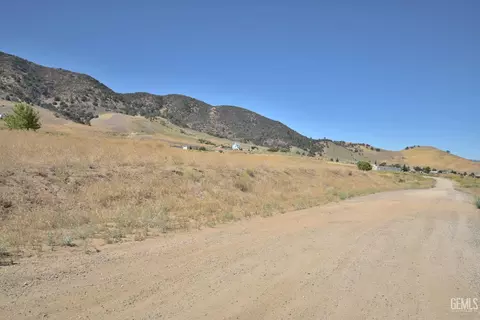 19281 Ottawa Dr, Tehachapi, CA 63561 photo 6