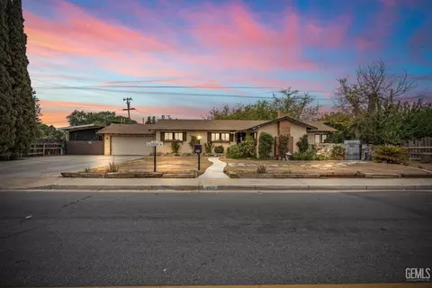 3401 El Potrero Ln, Bakersfield, CA 93304