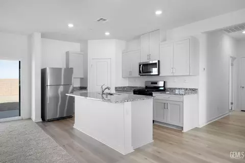 Kitchen - 1237 Acala Ct, Shafter, CA 93263 photo 1 of 3