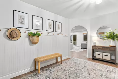 Entry Way - 19805 Dovetail Ct, Tehachapi, CA 93561 photo 1 of 3