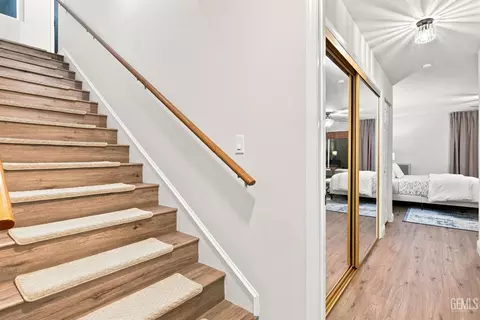 Entry Way - 19805 Dovetail Ct, Tehachapi, CA 93561 photo 3 of 3