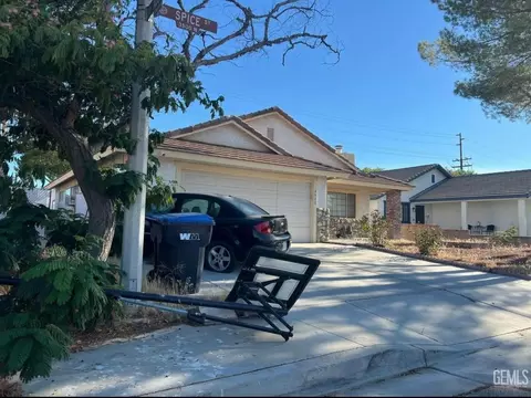 3530 Spice St, Lancaster, CA 93536 photo 3