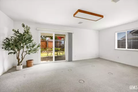 Living - 2560 Elm Ave, Morro Bay, CA 93442 photo 9 of 10