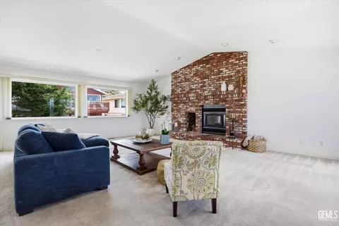 Living - 2560 Elm Ave, Morro Bay, CA 93442 photo 7 of 10