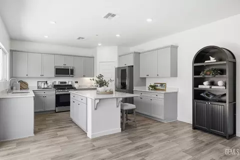 9634 Maple Terrace Ln, Shafter, CA 93263