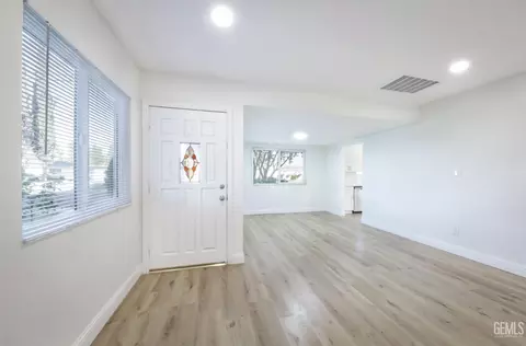 Living - 3801 Hoffman Ave, Bakersfield, CA 93309 photo 3 of 5